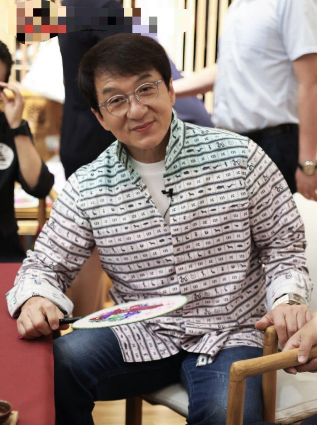 成龙最新影片，多维度艺术展现与个人立场的碰撞